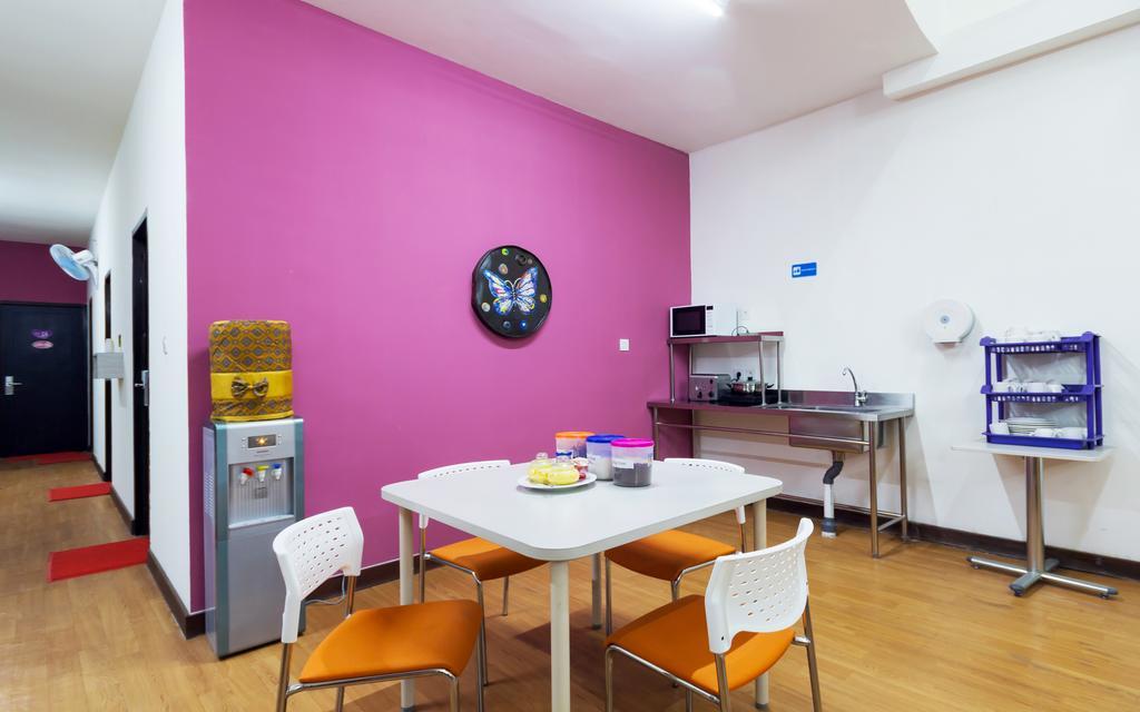 Cx Hostel Kuta Raya Екстериор снимка