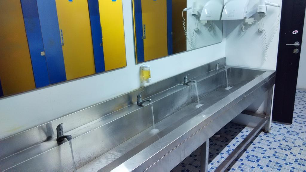Cx Hostel Kuta Raya Екстериор снимка