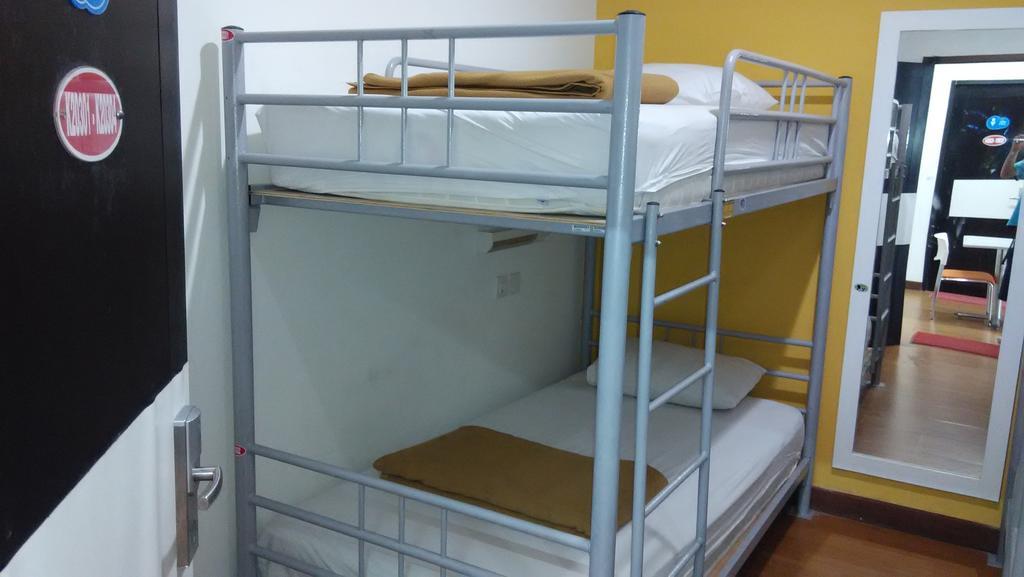 Cx Hostel Kuta Raya Екстериор снимка