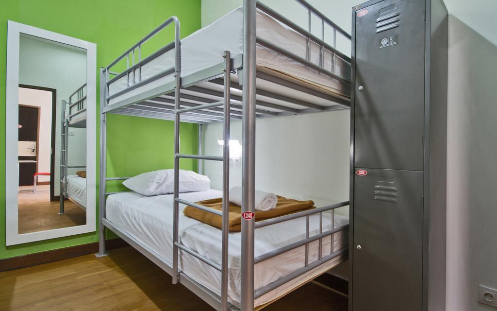 Cx Hostel Kuta Raya Екстериор снимка