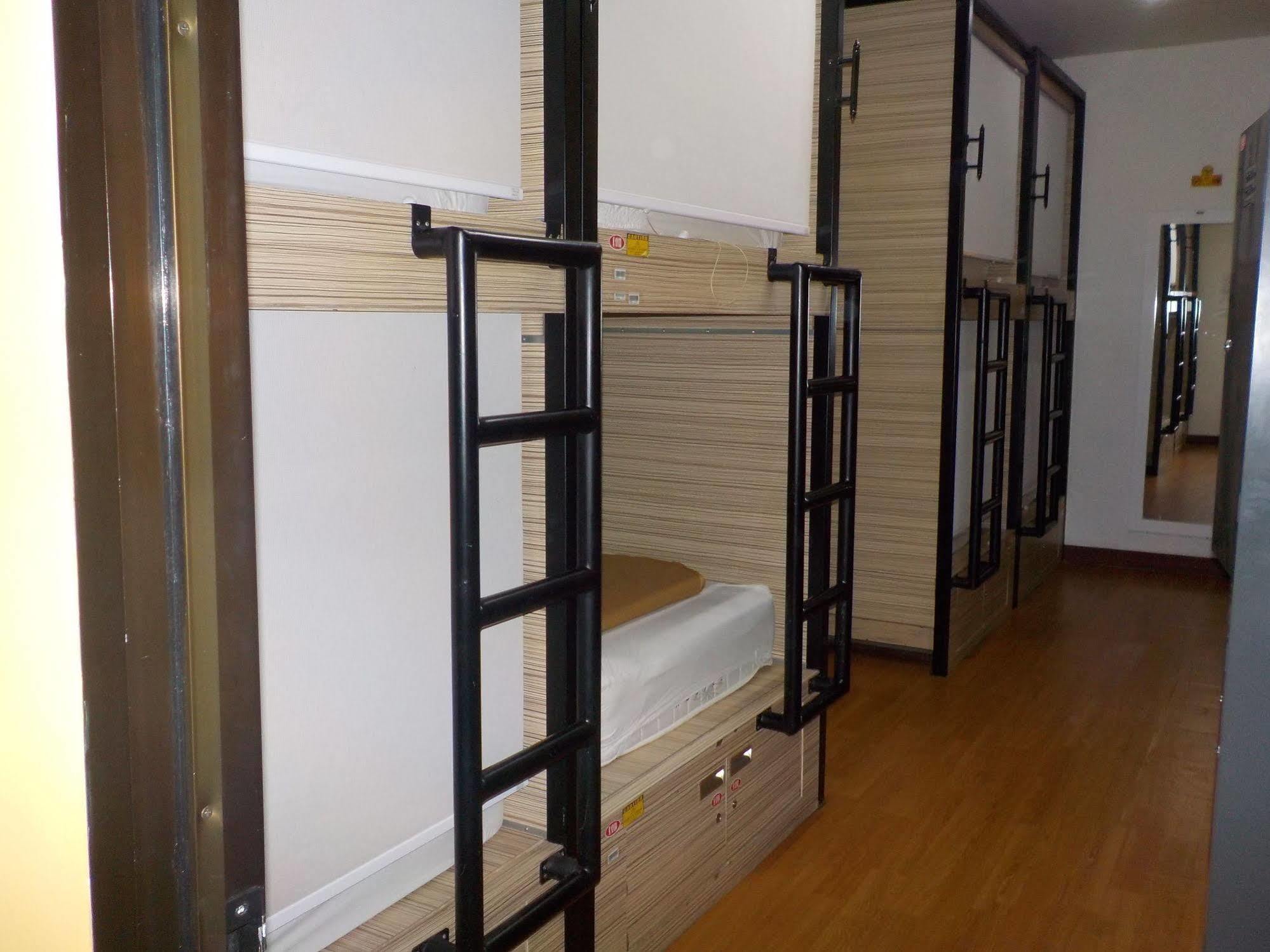 Cx Hostel Kuta Raya Екстериор снимка