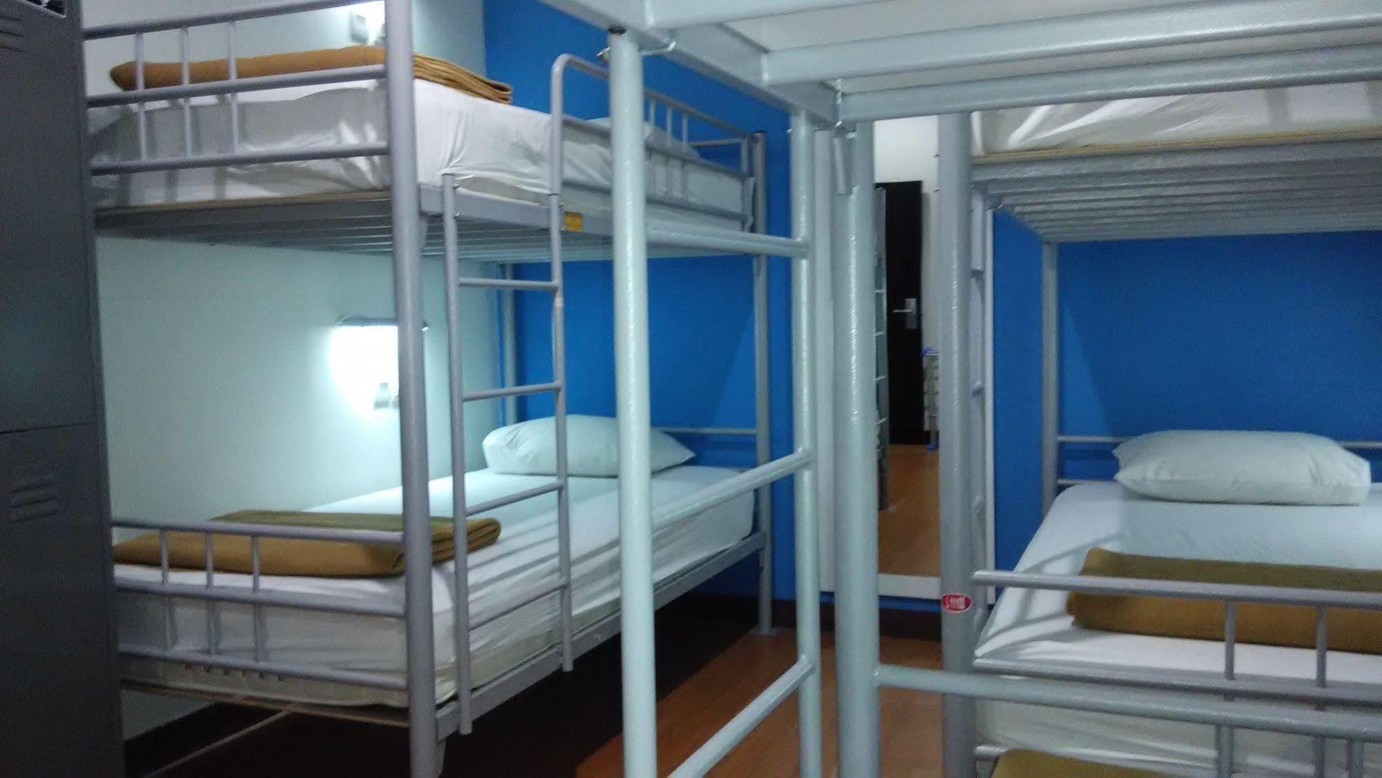 Cx Hostel Kuta Raya Екстериор снимка