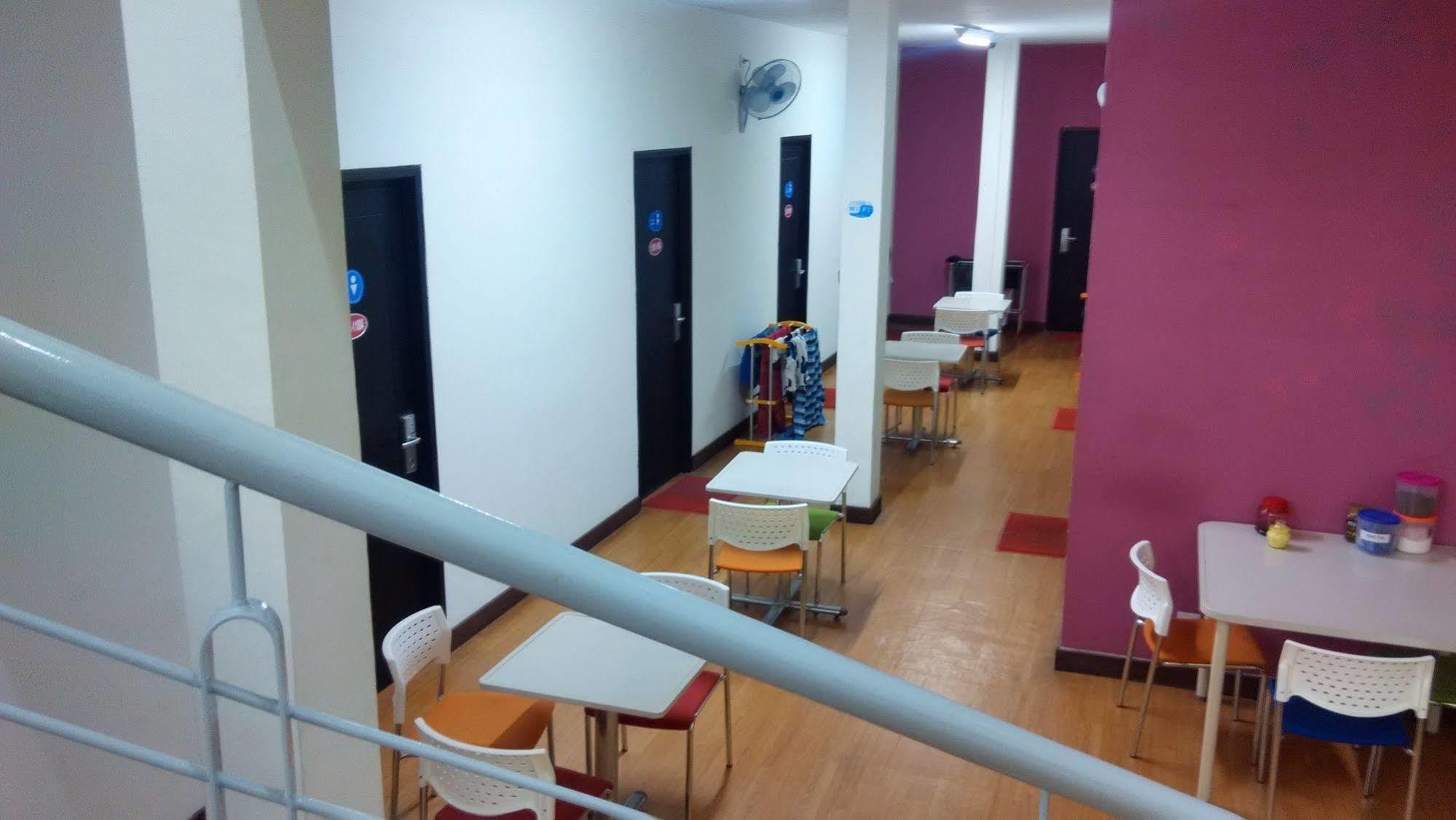 Cx Hostel Kuta Raya Екстериор снимка