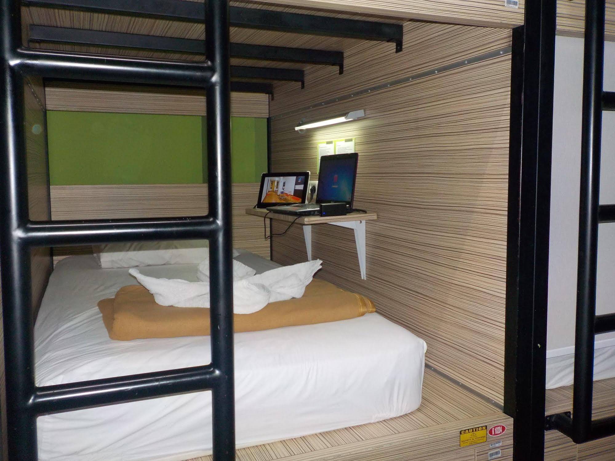 Cx Hostel Kuta Raya Екстериор снимка