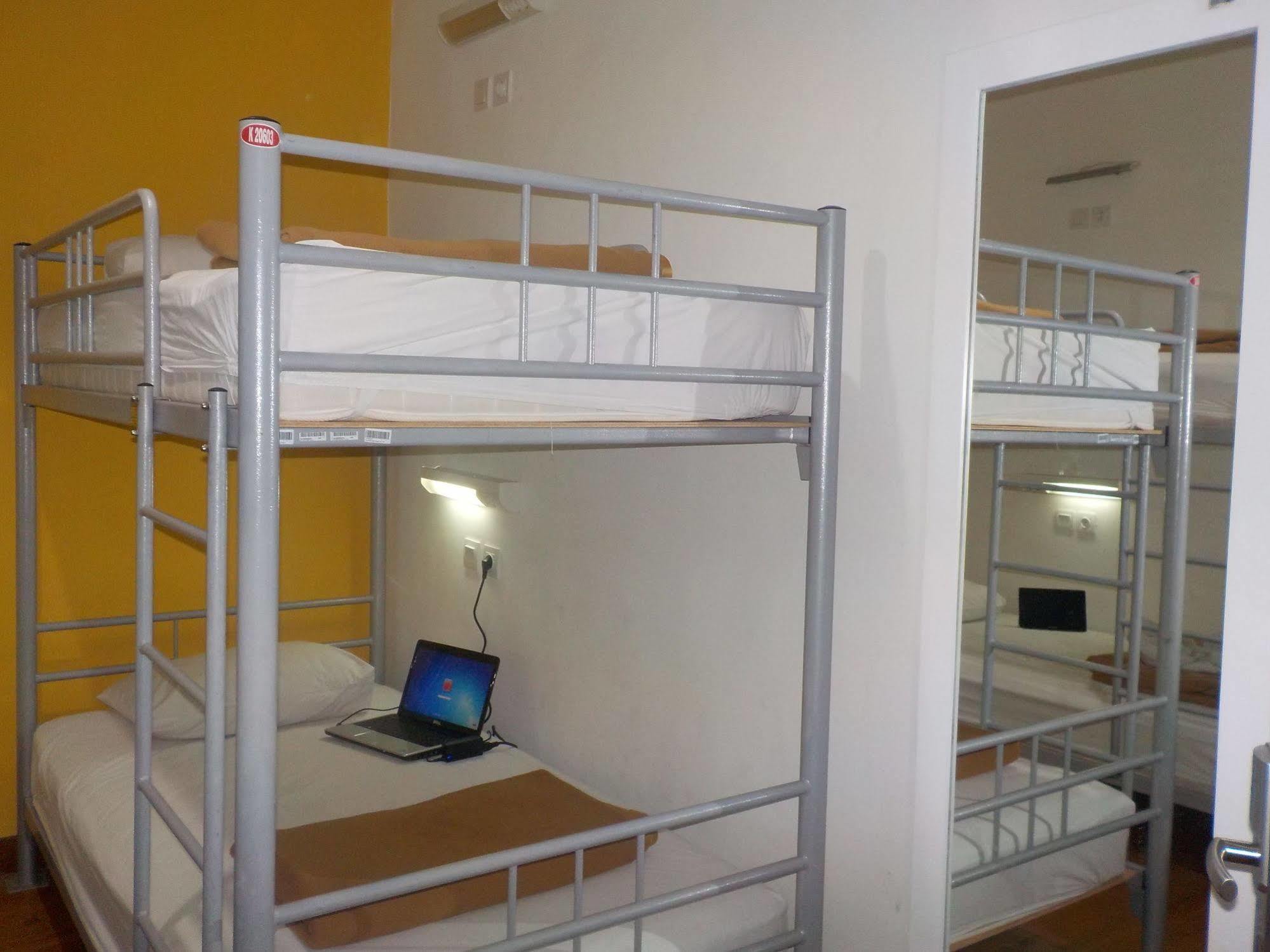 Cx Hostel Kuta Raya Екстериор снимка
